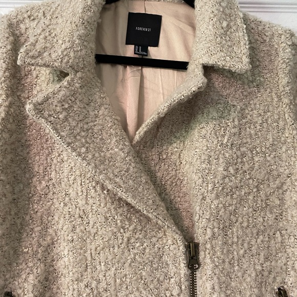 Woman’s Forever21 jacket - Picture 7 of 8